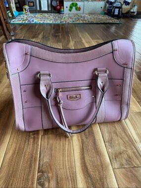NWOT Mia K Collection Style Pink Tote Bag with Gold Accents